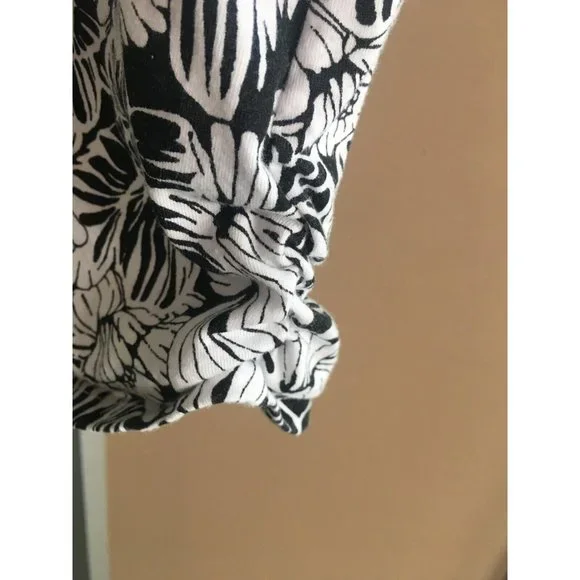 White Stag T-Shirt Beaded Black White Floral Top Medium 8 10 Casual Summer Shirt - Picture 3 of 8